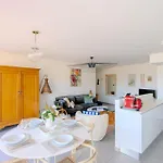 Apartment Hill A Terrasse 130m2, Vue Panoramique, Piscine, Parking Prive, Climatisation, Wifi *