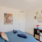 Apartment Hill A Terrasse 130m2, Vue Panoramique, Piscine, Parking Prive, Climatisation, Wifi Nice