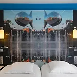 Centre Hotel 4*
