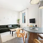 Appartement 2 Chambres Climatisees Au Carre D Or Nice A 5 Min Des Plages Et De La Promenade Des Anglais Dans Un Environnement Calme