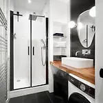 2 Climatisees Au Carre D Or A 5 Min Des Plages Et De La Promenade Des Dans Un Environnement Calme Apartment Nice