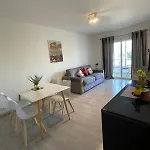 Beau A 50m De La *