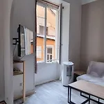 Charming 40 M Center Apartment *