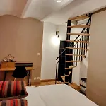 Charming 40 M Center Apartment
