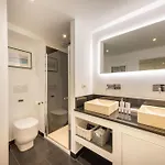 06a3 - Lovely In The Heart Of Old Apartment