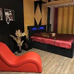 La loveroom bdsm de Nice la chambre luxe des désirs