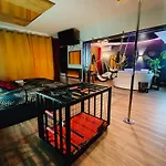 La loveroom bdsm de Nice la chambre luxe des désirs