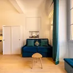 06a3 - Lovely In The Heart Of Old Apartment