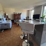 Apartment Beautiful 85m Near The Historic Center