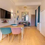 Apartment 06a3 - Lovely In The Heart Of Old