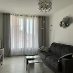 F2 Lumineux 8 Min A Pieds De La Plage