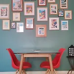 Central Studio Apartment *