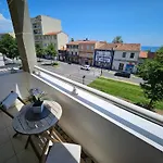 Beau T2 Climatisé, 1min à pied de la promenade des anglais et plage