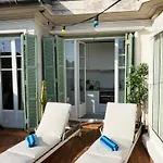 Exclusive Top Floor - Love Suite