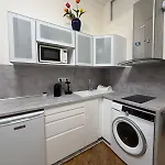Hypercentre