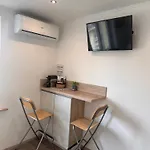 Bright Renovated Studio Steps From Massena 5Min Beach Ac Netflix