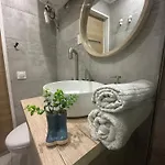 Bright Renovated Studio Steps From Massena 5Min Beach Ac Netflix