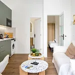 Wehost D4 - La Chic Cour 2 People Near Sea Apartment Nice