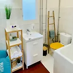 By The Sea Apartment *
