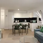 Time - Chic With Sunny Terrace, Port Apartment Nice