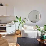 Apartment Bright Artist's On Hills *