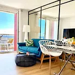 Panoramic Sea View - Terrace - Air Conditioning - 2 Bedrooms - Wifi - Kitchen - Tram