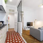 Large 2 Bdr City Center Close To Train Station