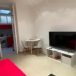 One-Bedroom Apartment near Promenade des Anglais