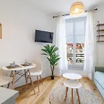 Charming City Center Studio 402