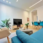 Ref 114 - Beautiful 3-Room Apartment In The Center