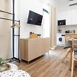 Wehost D2 - Smart & Chic Loft, 3 Mins To Beaches