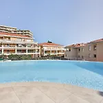 3Br Flat With Sea View Balcony - Pool & Parking