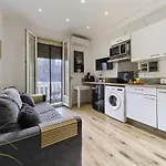 Promenade des Anglais-2 MINS WALK TO BEACH- Charming Duplex -Air Conditioning Wi-Fi