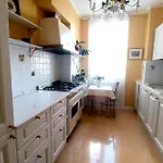 Large Bright Apartment In The Heart Of Nice