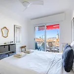 Azur Balcony Apartment Classic Charm With View