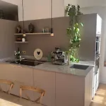 Bright Apartment & Balcony - Old Nice & Sea