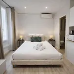 Ref 123 - Studio Bonaparte