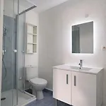 La Vague Azureenne, Proche Du Port