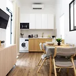 Apartment Wehost D2 - Smart & Chic Loft, 3 Mins To Beaches