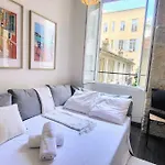 Apartment Wehost Clemenceau Sunny Palace 4 Pers 1 Bedroom