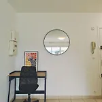 Apartment Lumineux Avec Terrasse A