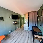 Charmant Studio dans une résidence étudiante proche du port de Nice