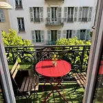 Cozy Apartment - 2 Min Walk From Beach