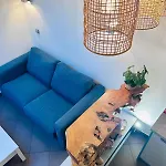Apartment Midnight Blue - Heart Of - Breakfast - Ac -wi-fi Nice