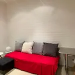 Apartment One-bedroom Near Promenade Des *