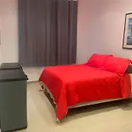 One-bedroom Near Promenade Des Apartment