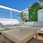 Luxury - Rooftop & Jacuzzi Apartment