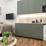 Wehost D4 - La Chic Cour 2 People Near Sea Apartment