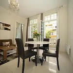 Stylish 1-Bedroom Minutes From Beach&Promenade