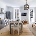 Wide & 3 Bdr - Ac & Balcony Apartment